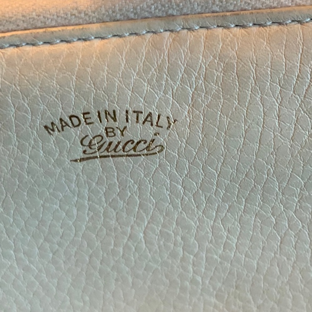 Gucci Pale Green Leather Zip Wallet with Tassel - Picture 3 of 14